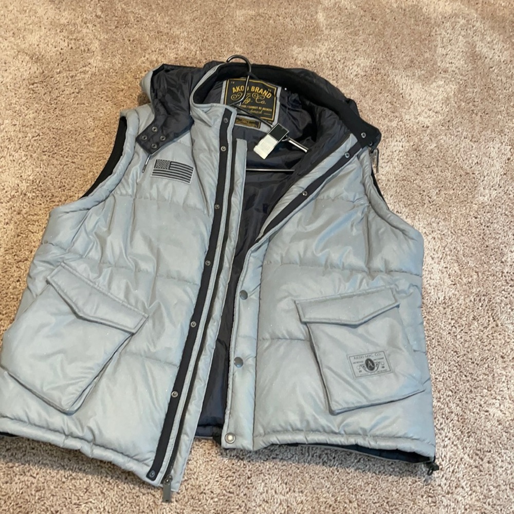 Akoo Silver Fox Grey. Size 3XL